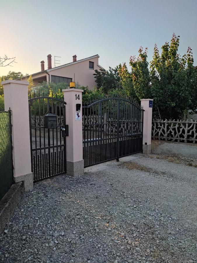 Appartamento Da Vjeri Пула Экстерьер фото